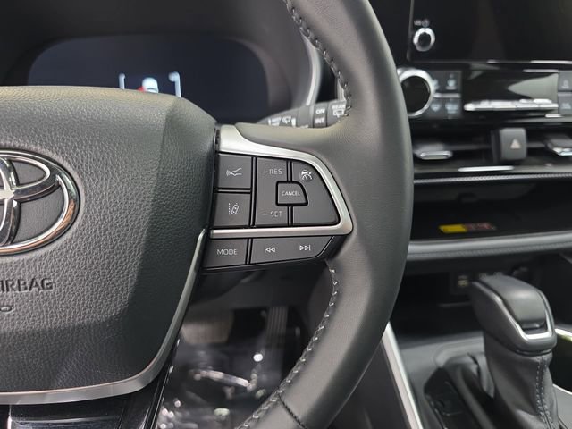 Certified 2025 Toyota Highlander XSE AWD/4WD image 15