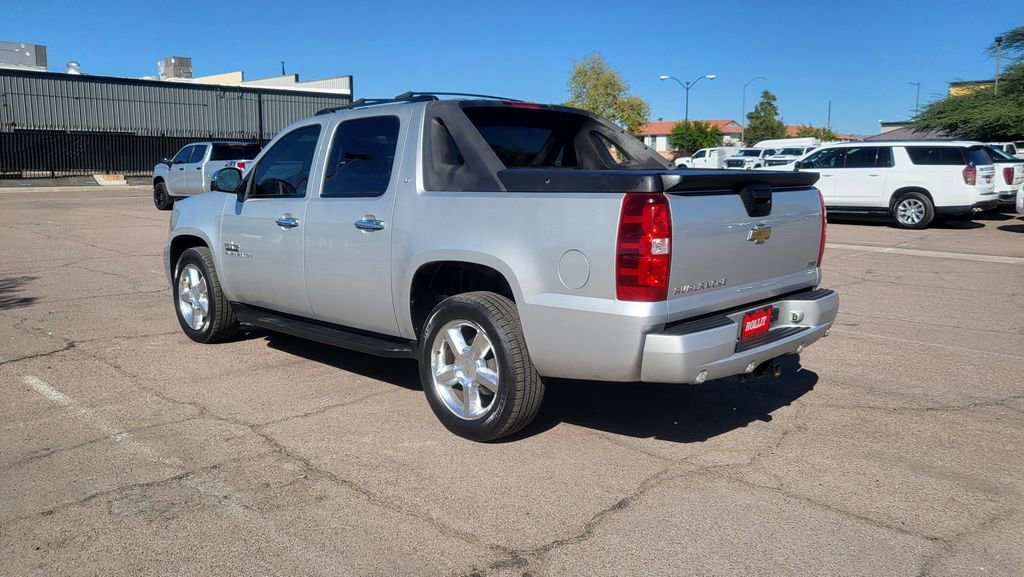Used 2011 Chevrolet Avalanche LT w/ Texas Edition image 6