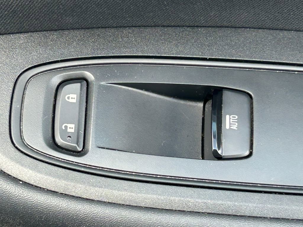 Used 2020 Subaru Outback Premium AWD/4WD image 38