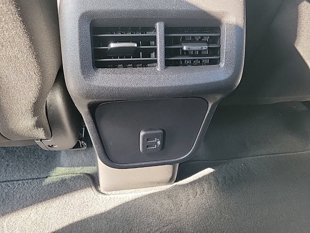 Used 2024 Chevrolet Equinox LT AWD/4WD image 11