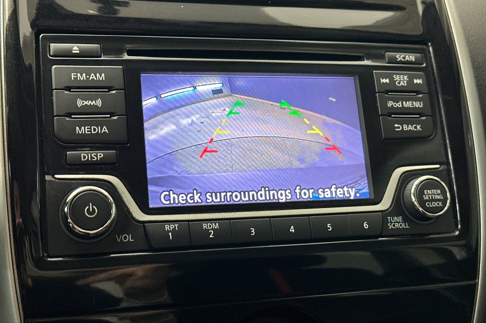 Used 2018 Nissan Versa Note SR image 23