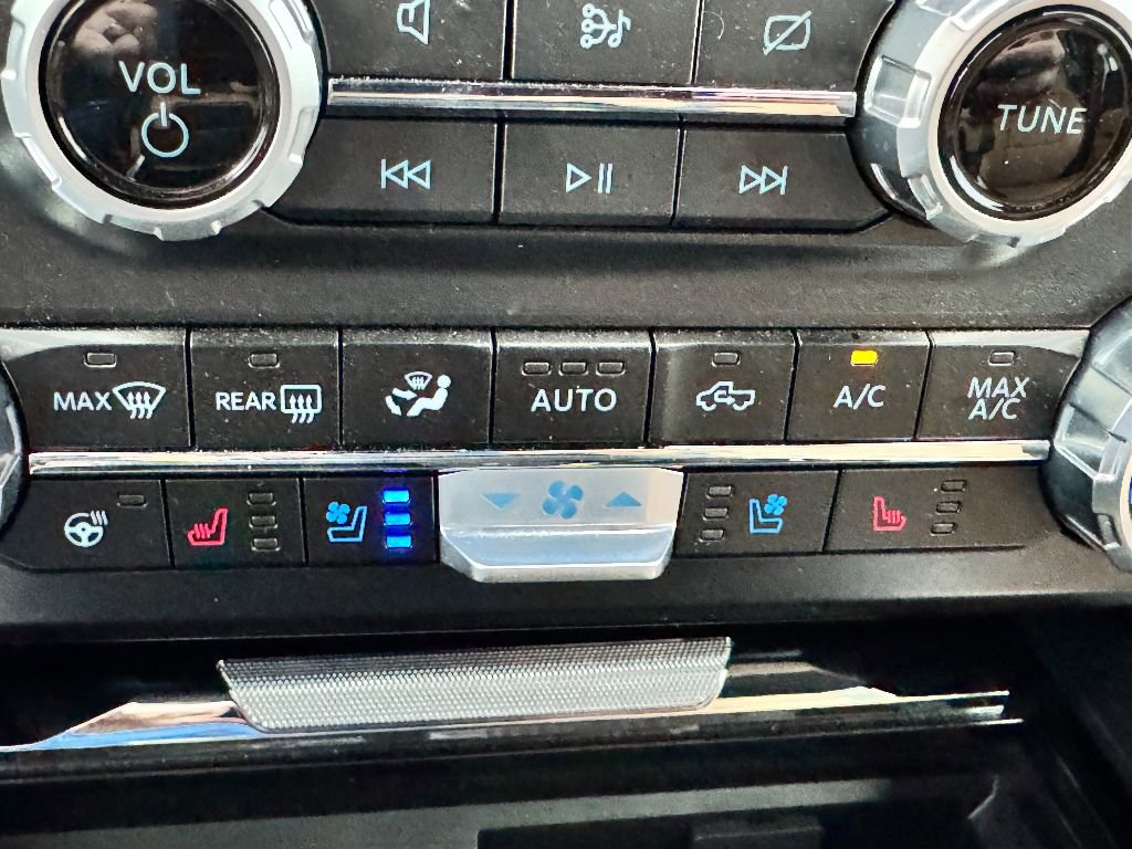 Used 2024 Ford F250 Lariat w/ Chrome Package image 26