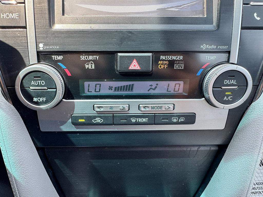 Used 2014 Toyota Camry XLE FWD image 16