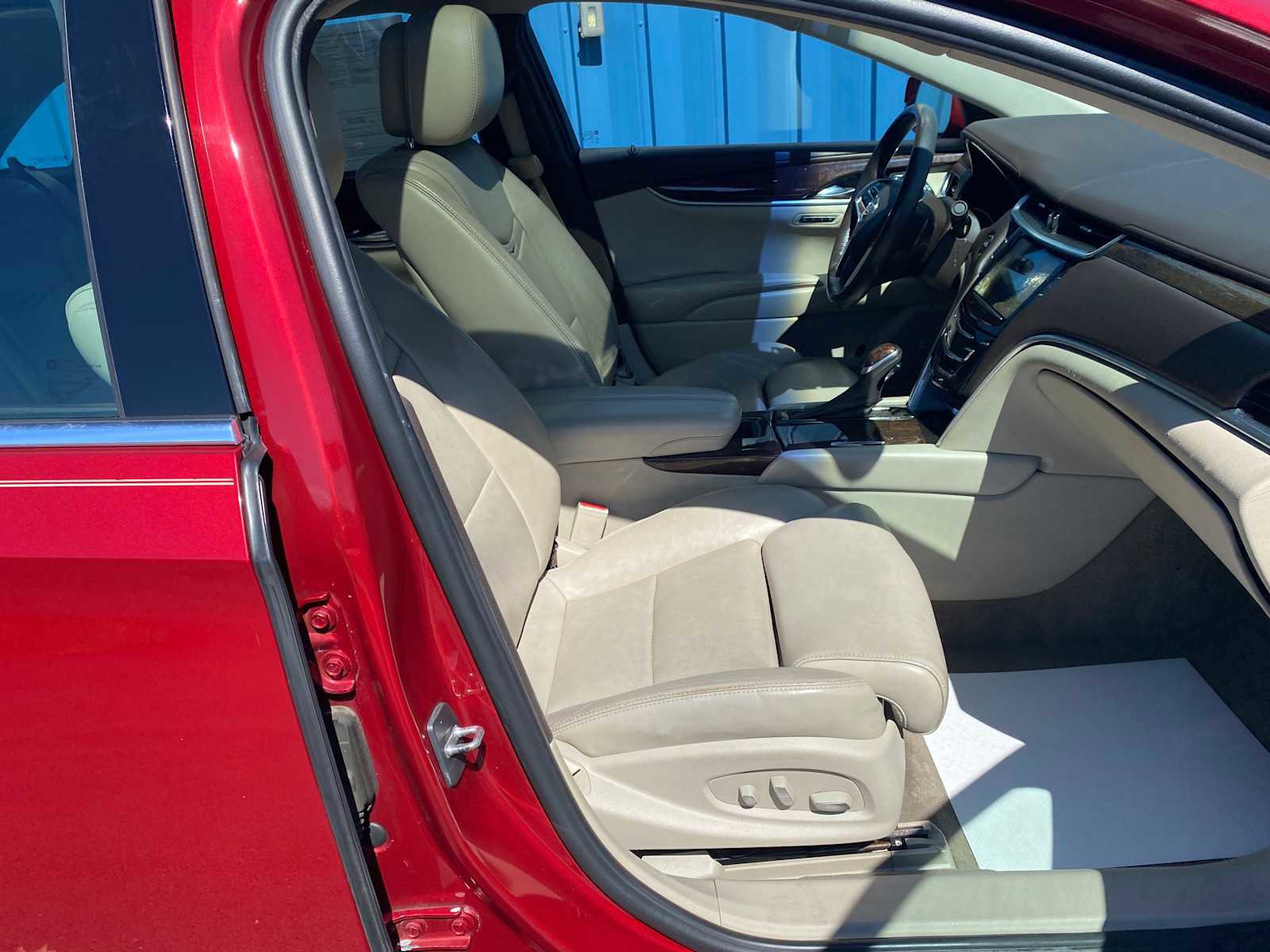 Used 2013 Cadillac XTS Luxury w/ Driver Awareness Package image 23