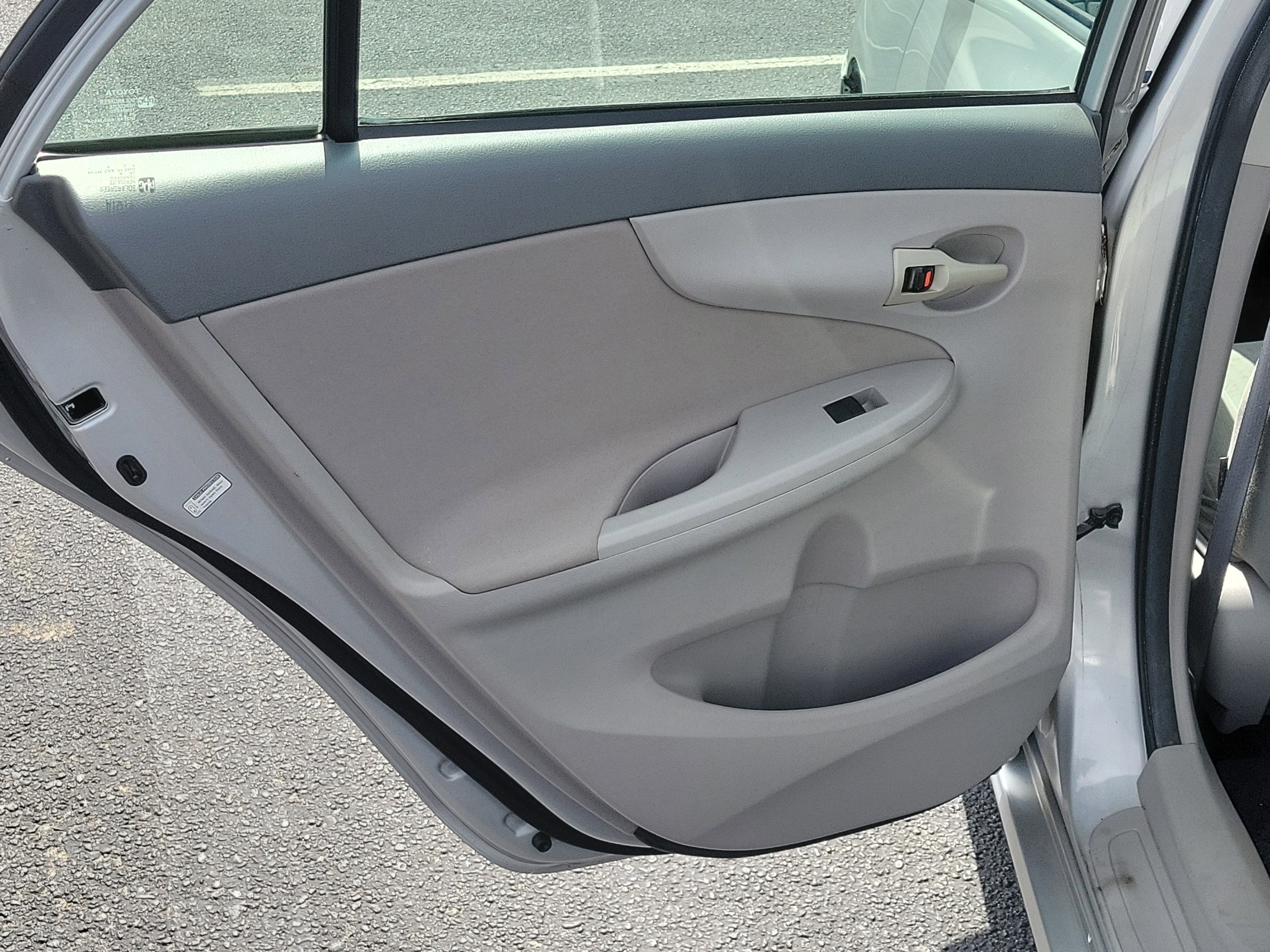 Used 2009 Toyota Corolla LE FWD image 12