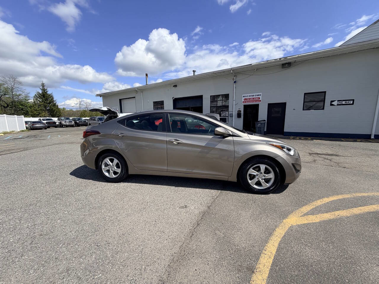 Used 2014 Hyundai Elantra SE FWD image 16
