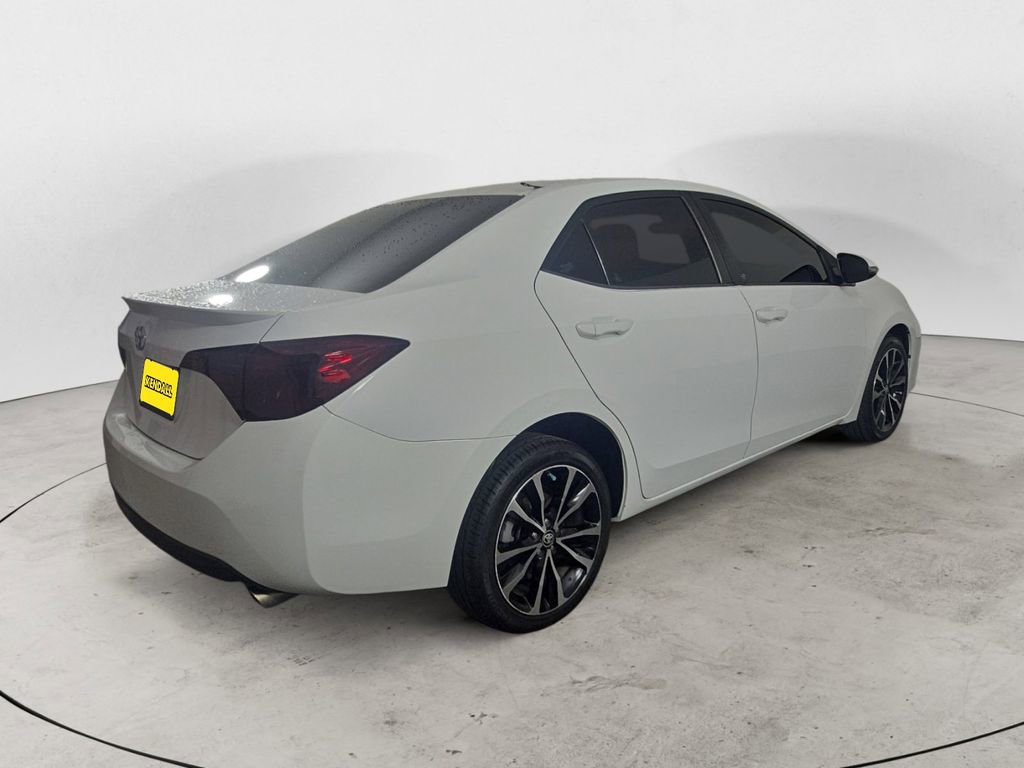 Used 2017 Toyota Corolla SE w/ Carpet Mat Package (TMS) FWD image 5