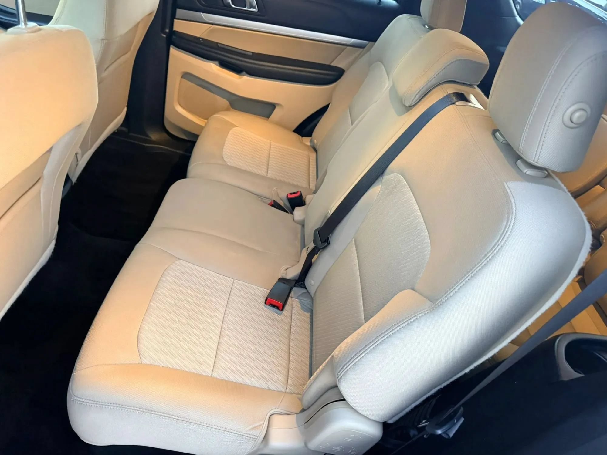 Used 2016 Ford Explorer FWD image 17