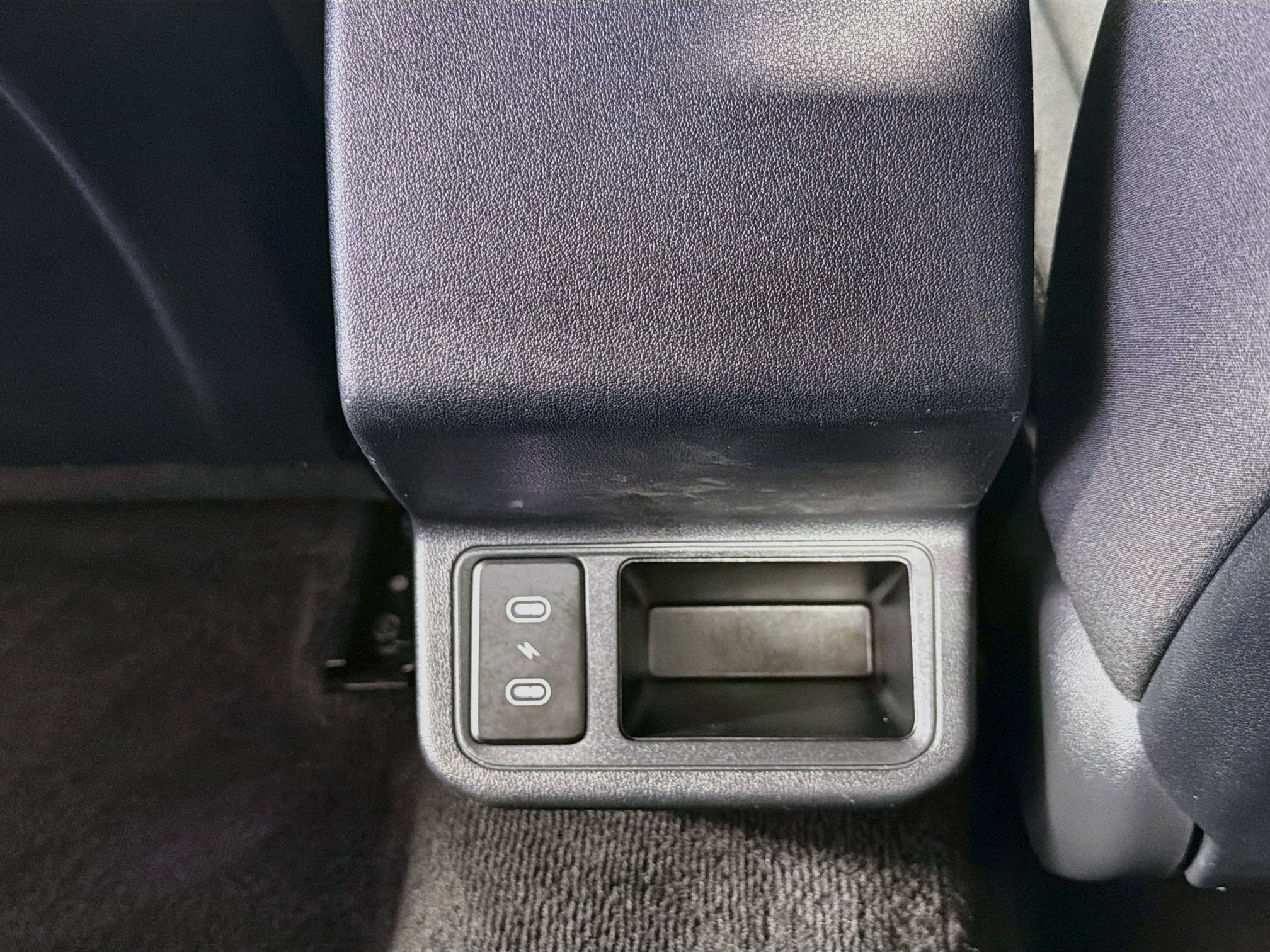 Used 2025 Kia K4 FWD image 28