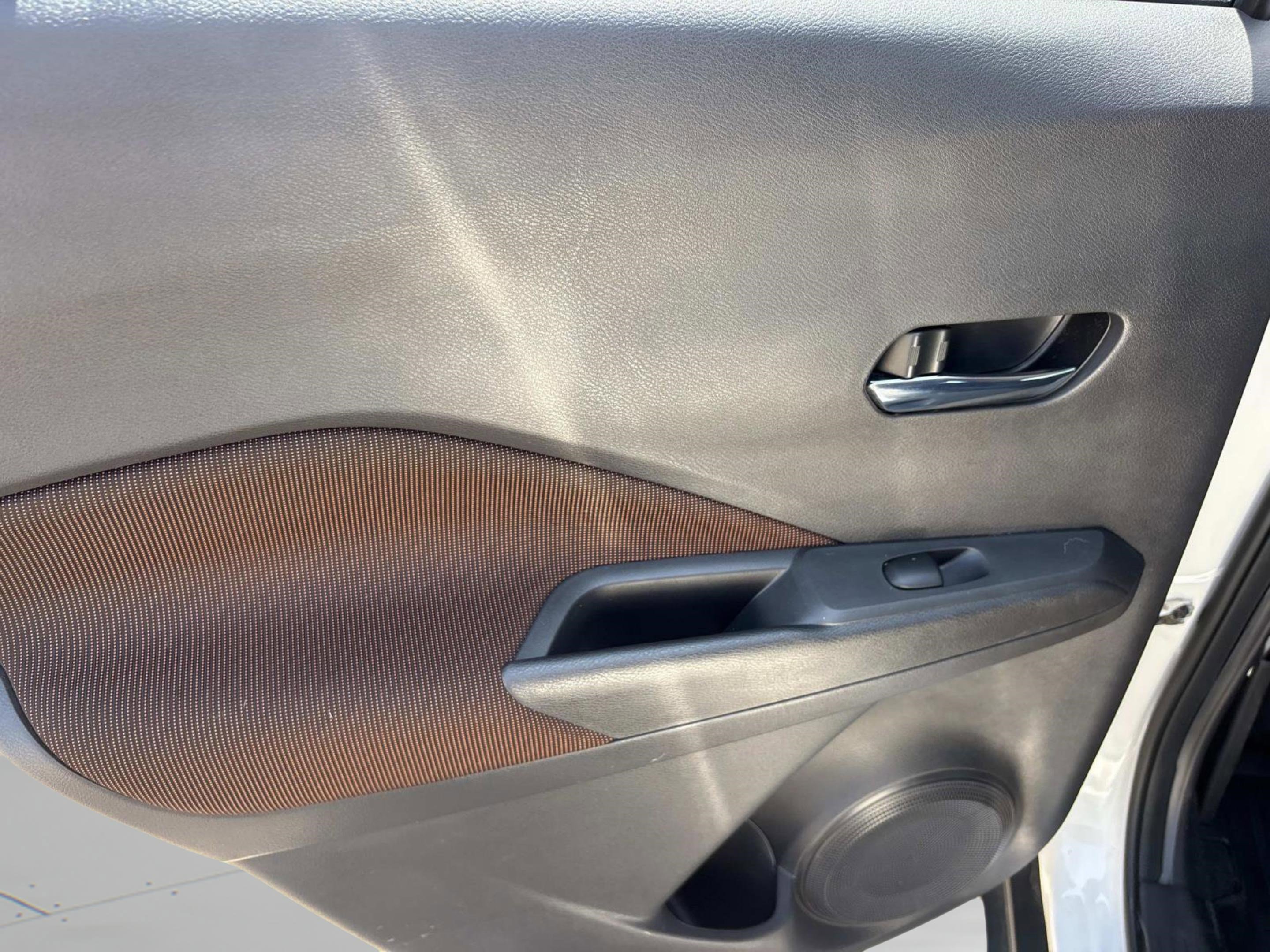 Used 2021 Nissan Kicks SR image 17