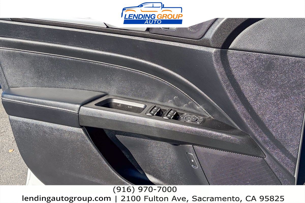 Used 2019 Ford Fusion Titanium FWD image 19
