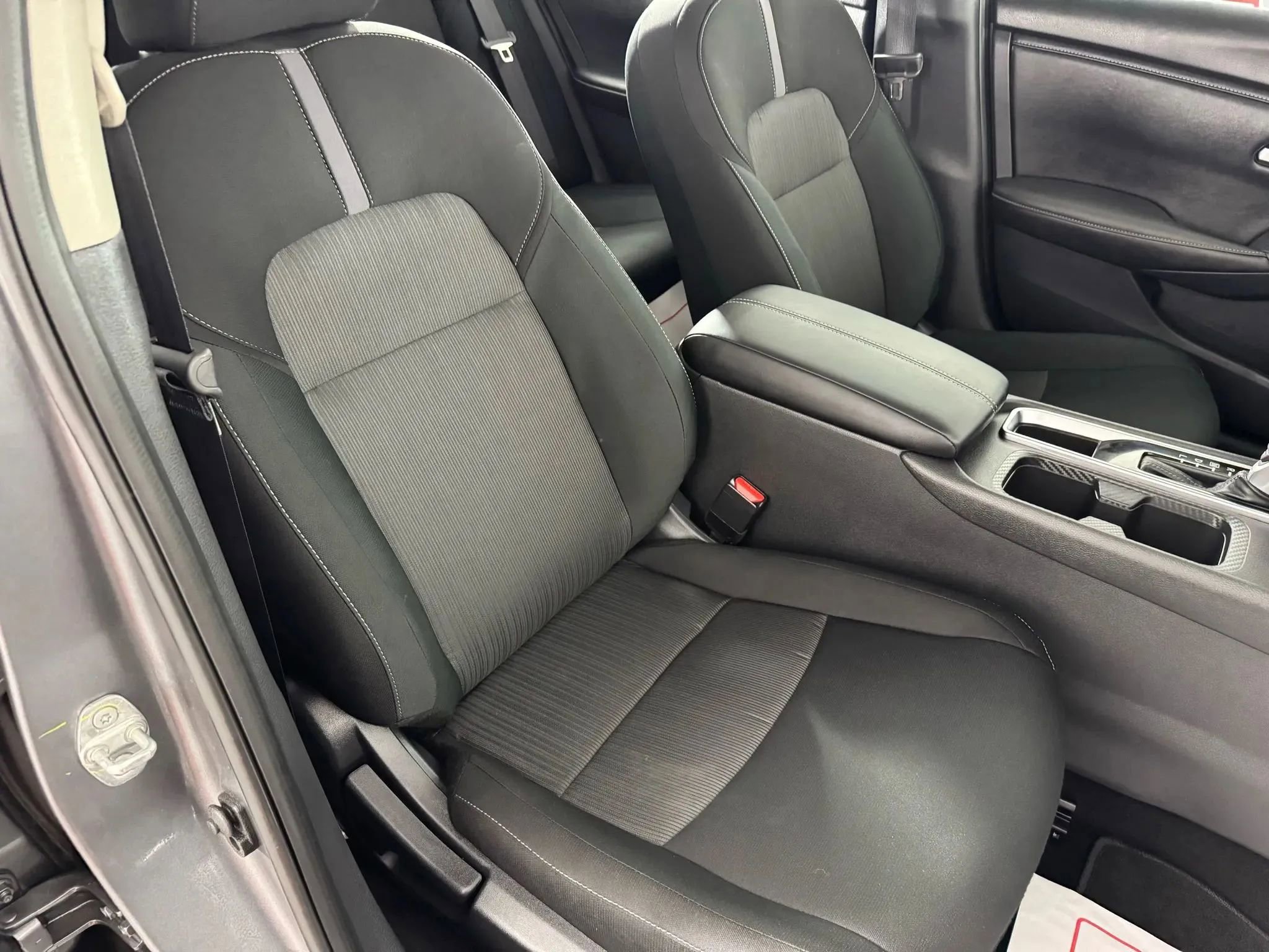 Used 2025 Nissan Sentra SV w/ All-Weather Package image 31