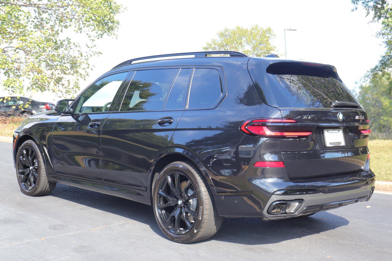 New 2026 BMW X7 M60i image 4