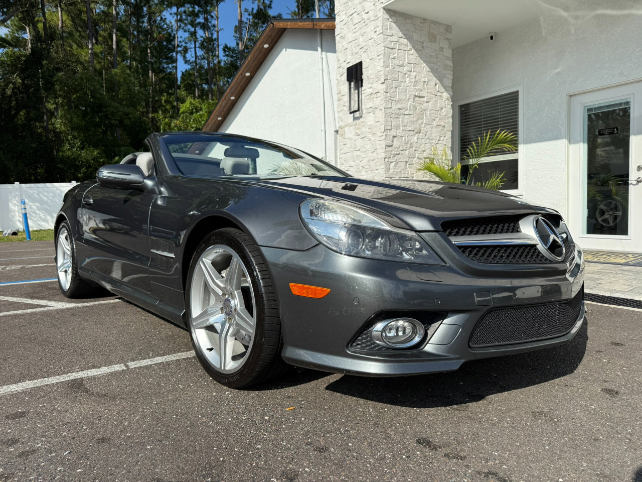 Used 2012 Mercedes-Benz SL 550 image 17