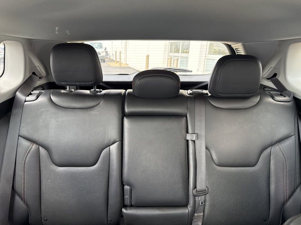 Used 2022 Jeep Compass Limited image 11