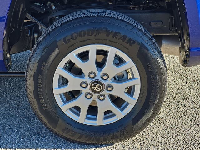 Used 2025 Toyota Tacoma SR5 image 33