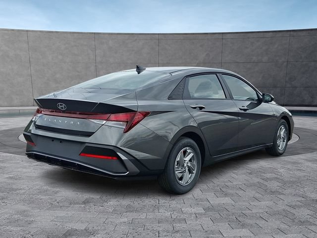 New 2026 Hyundai Elantra SE FWD image 7
