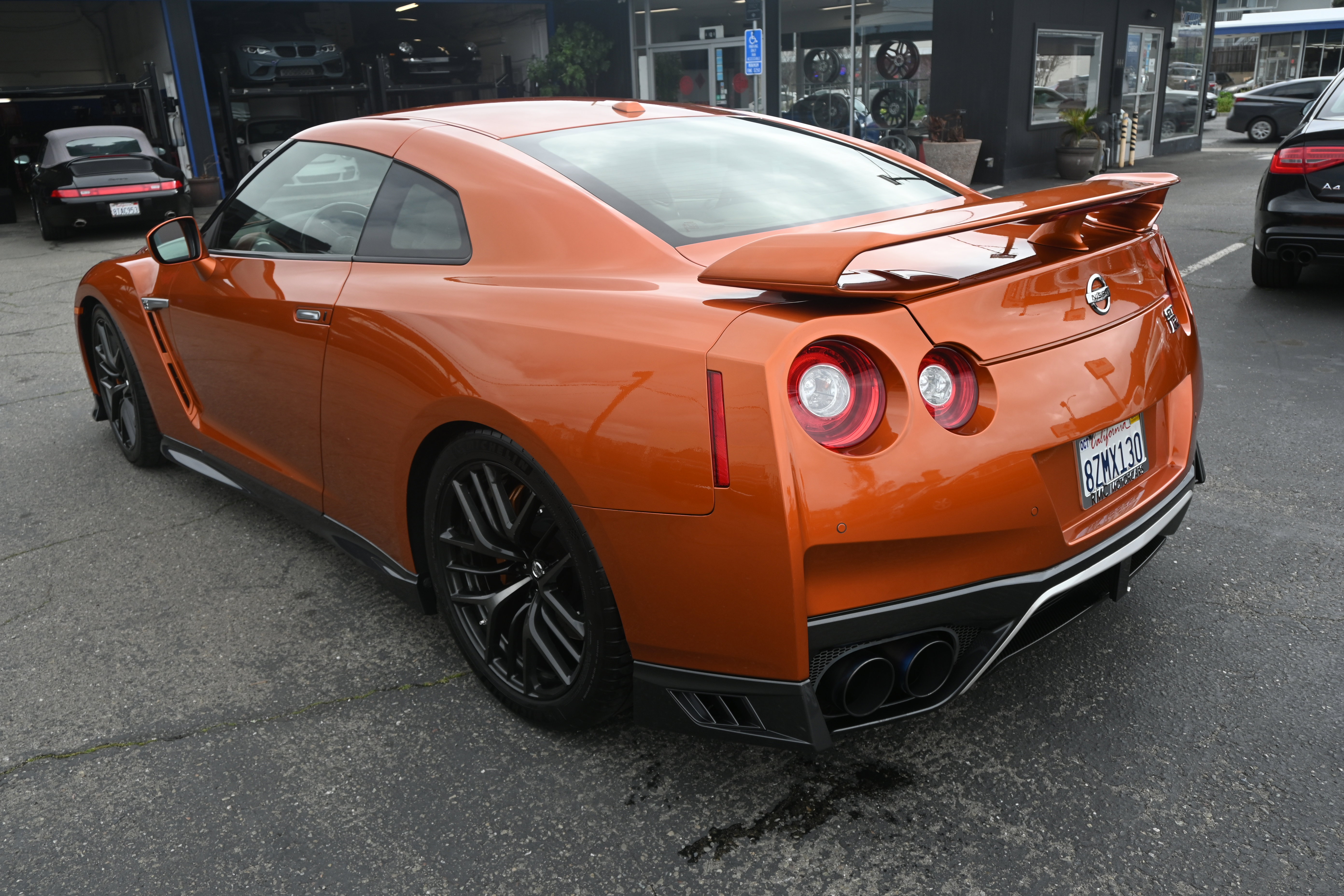 Used 2017 Nissan GT-R Premium image 15