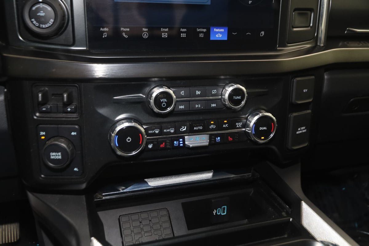 Used 2023 Ford F250 Lariat w/ Lariat Ultimate Package AWD/4WD image 29