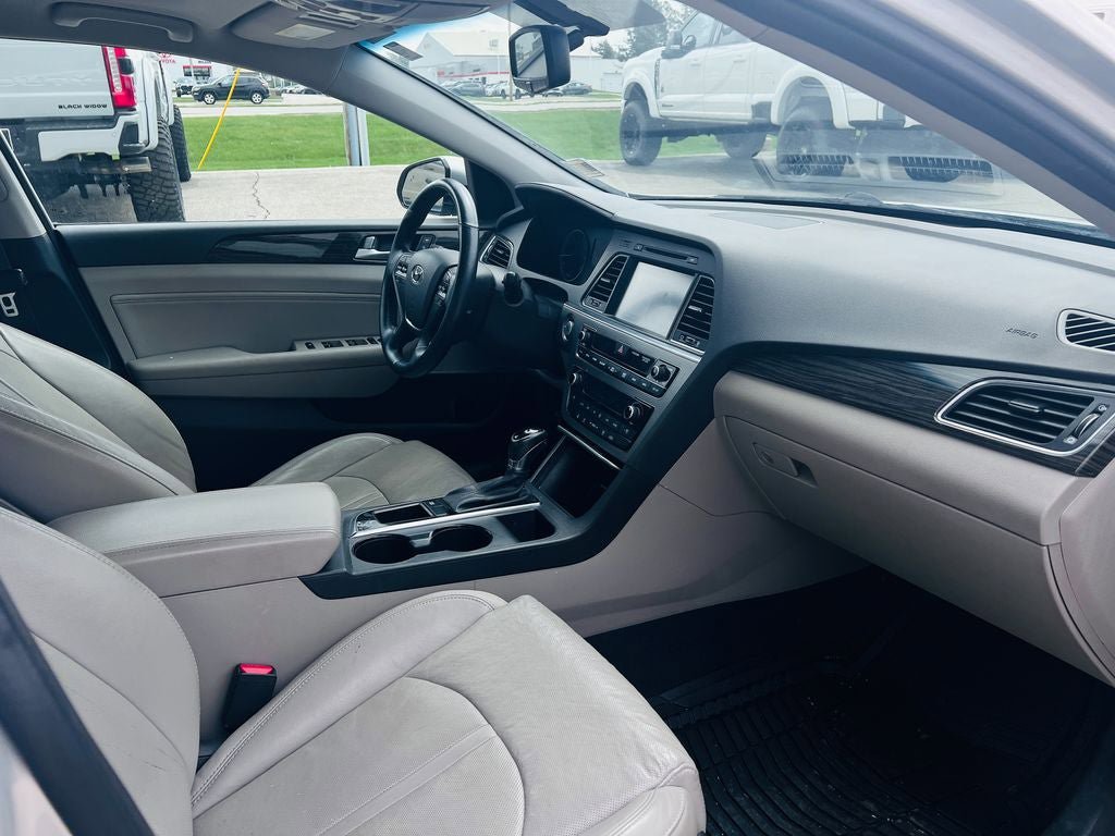 Used 2015 Hyundai Sonata Limited w/ Option Group 05 image 26