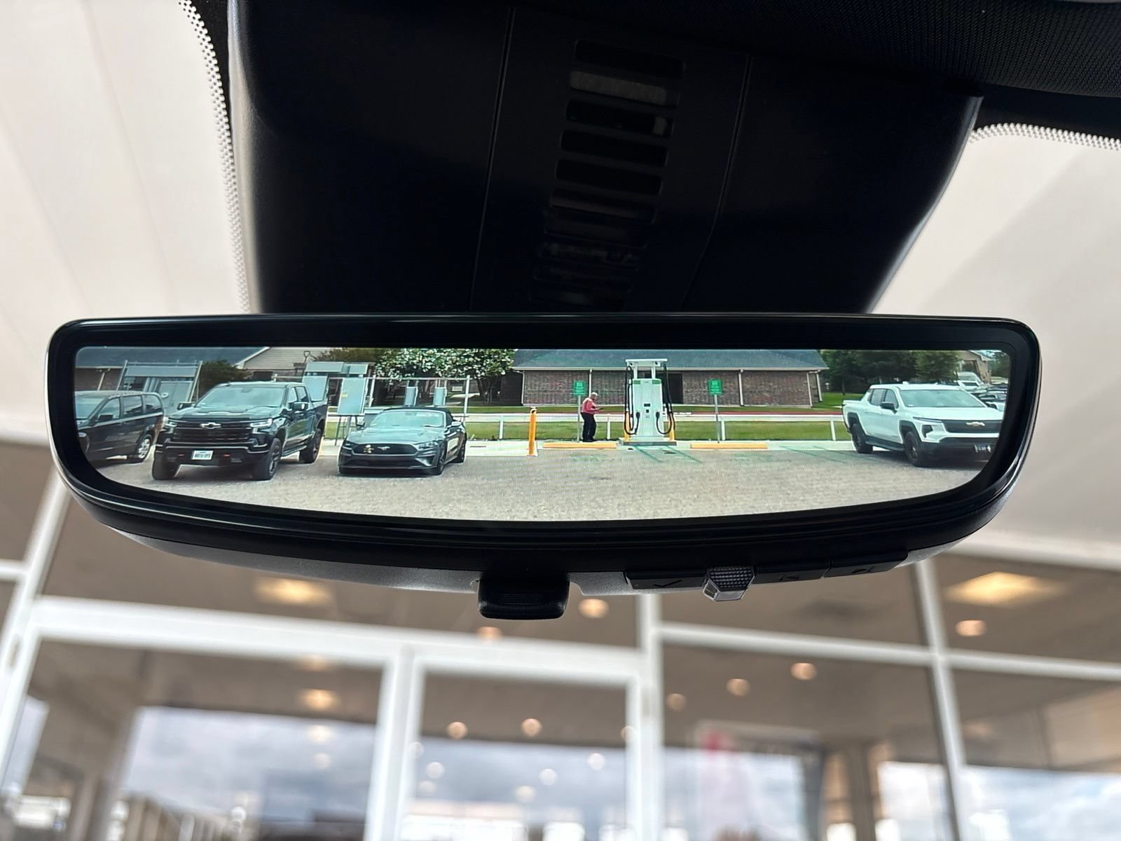 New 2026 Chevrolet Traverse LT w/ Driver Confidence Package FWD image 25