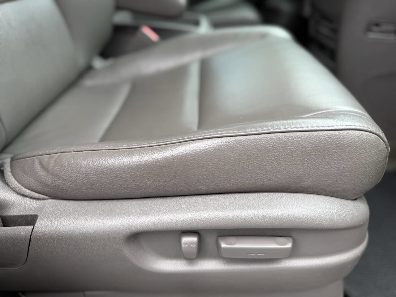 Used 2015 Honda Odyssey Touring Elite image 26