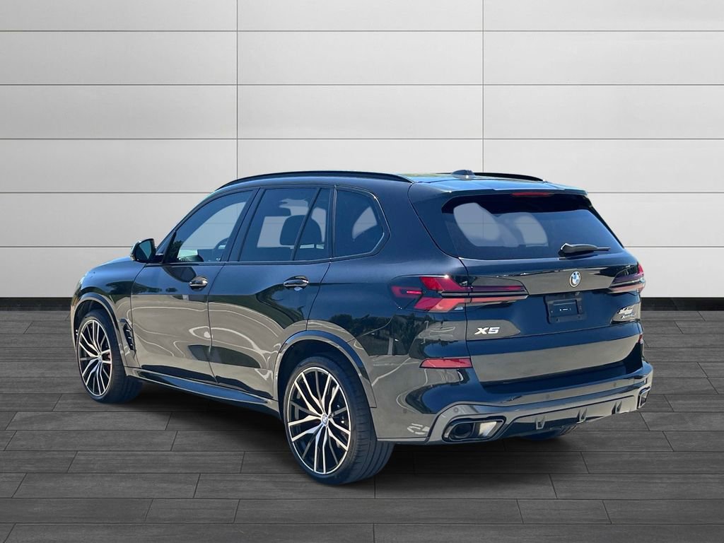 Used 2024 BMW X5 xDrive40i w/ M Sport Package AWD/4WD image 3