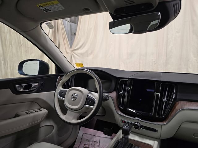 Used 2021 Volvo XC60 T5 Momentum image 35