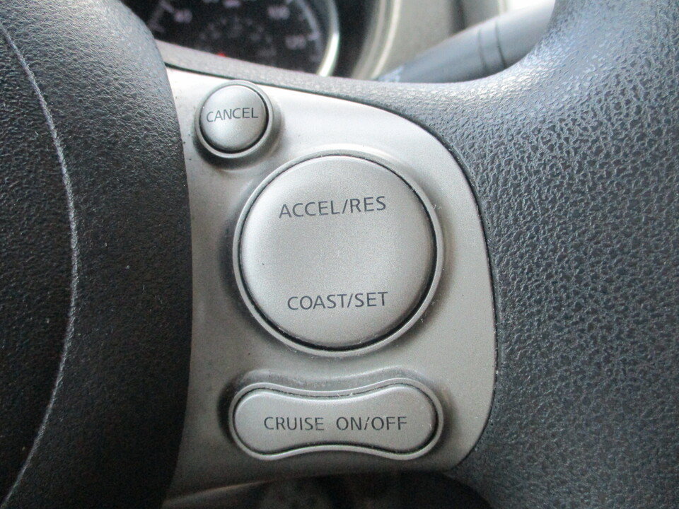 Used 2013 Nissan Versa SV w/ Convenience Pkg FWD image 31