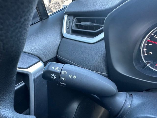 Used 2022 Toyota RAV4 XLE image 9
