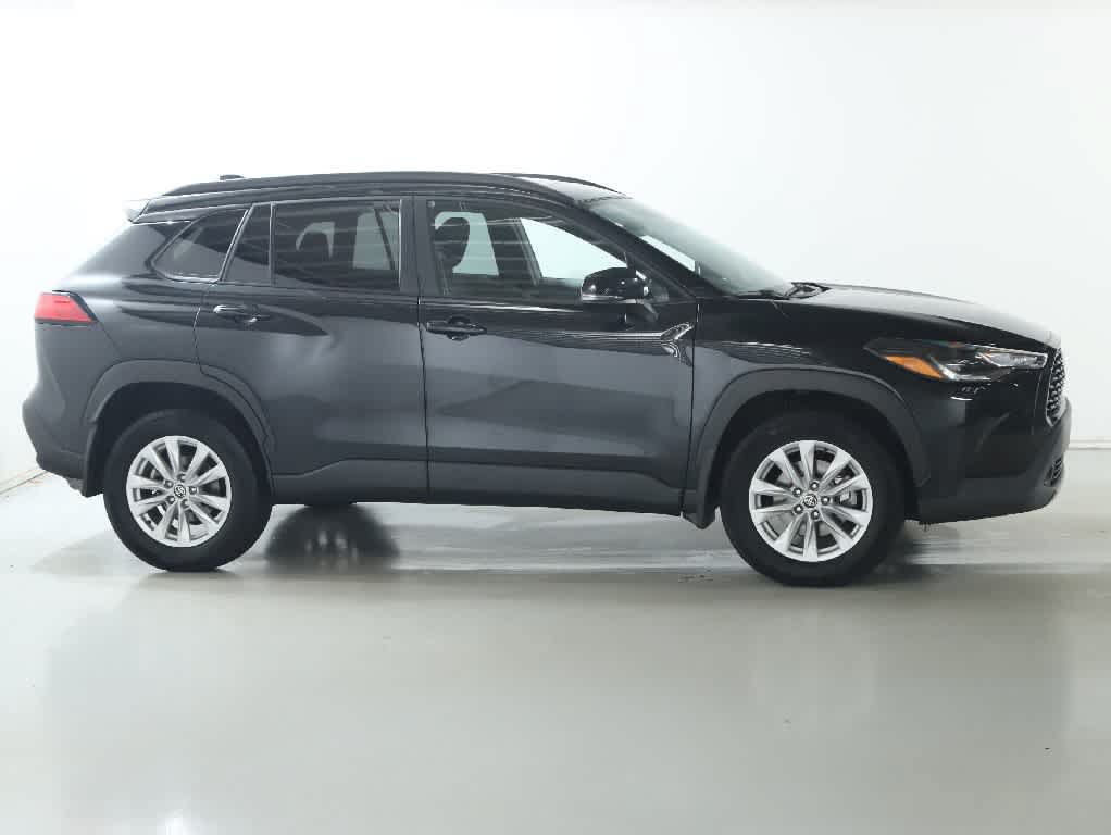 Certified 2024 Toyota Corolla Cross LE w/ Moonroof Package AWD/4WD image 11