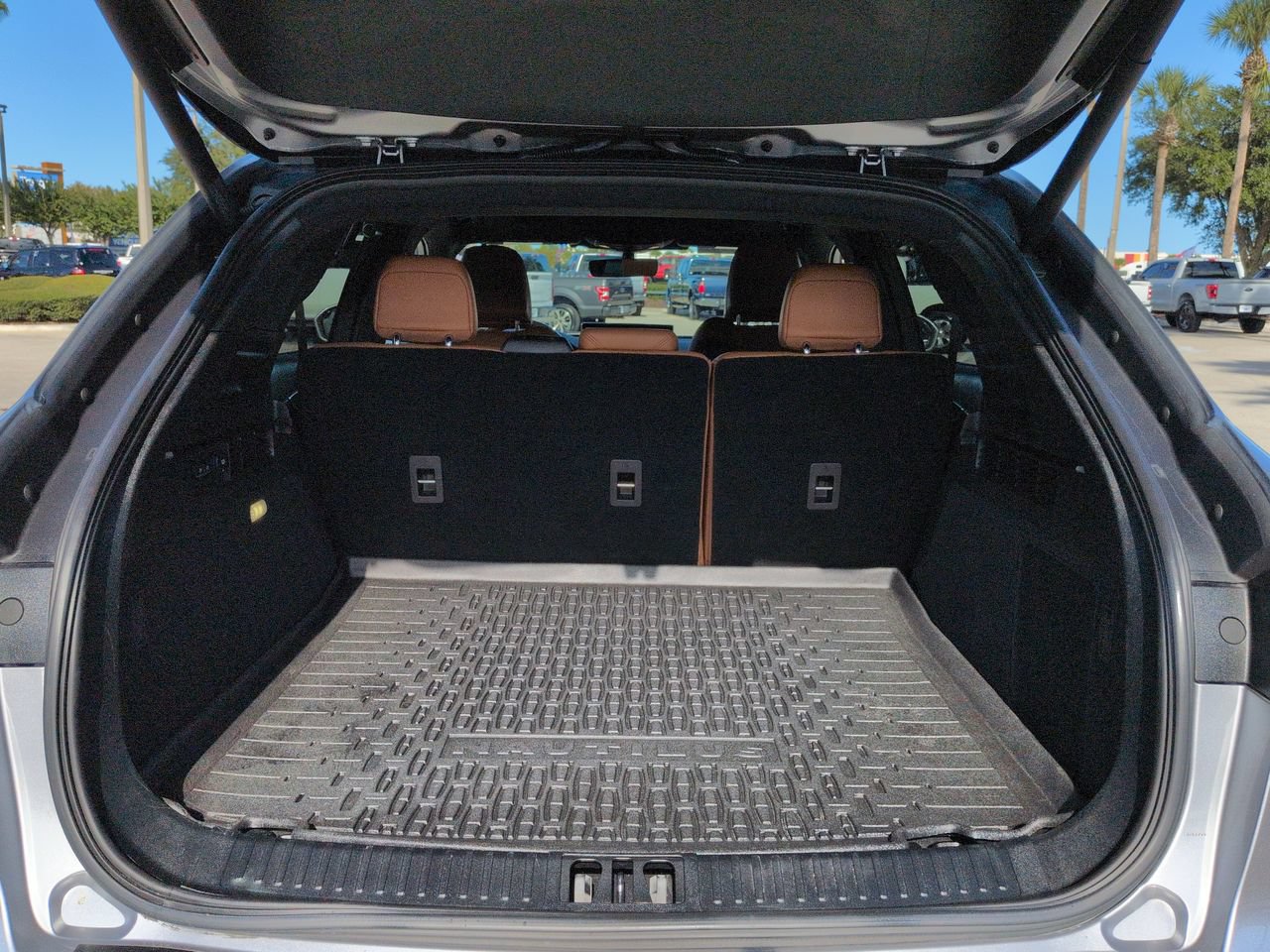 Certified 2023 Lincoln Nautilus Black Label w/ Class II Trailer Tow Package AWD/4WD image 14