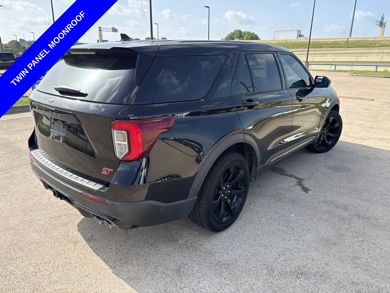 Used 2021 Ford Explorer ST w/ Equipment Group 401A AWD/4WD image 12