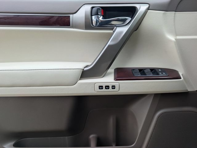 Used 2017 Lexus GX 460 Premium AWD/4WD image 16