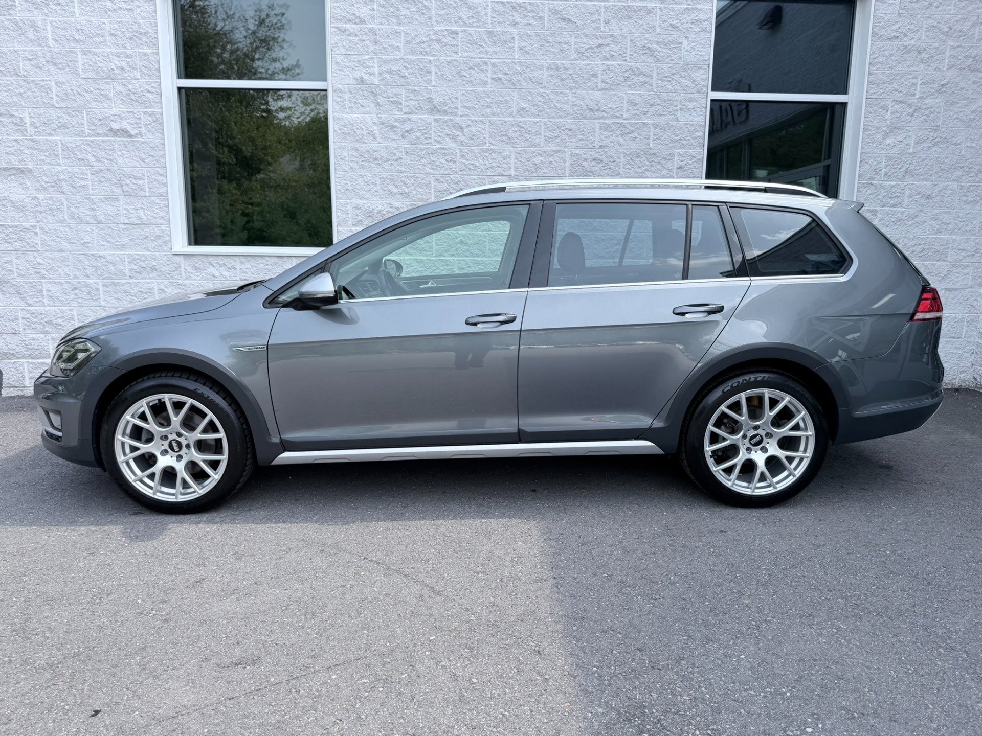 Used 2018 Volkswagen Golf Alltrack S AWD/4WD image 4