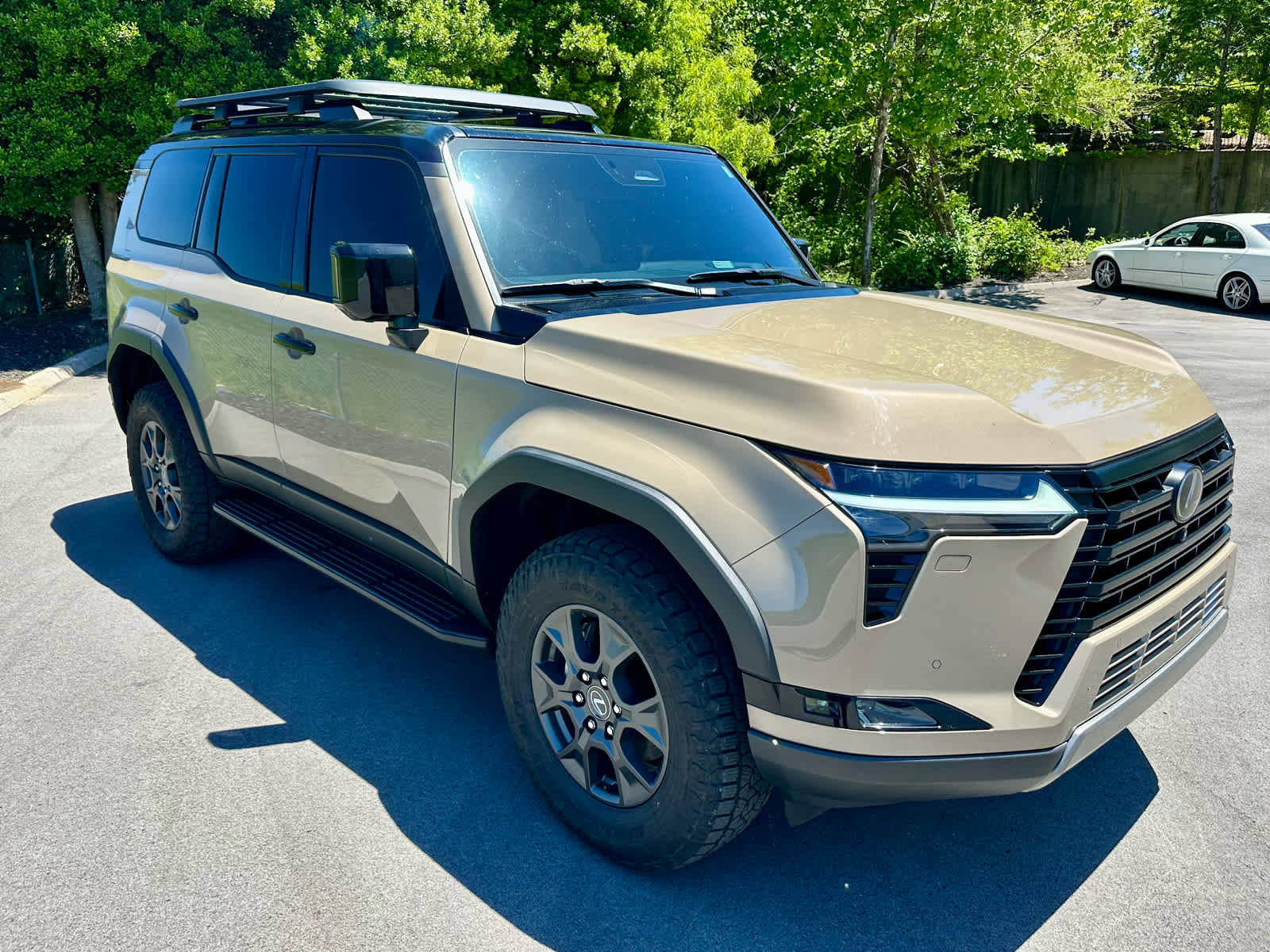 Used 2024 Lexus GX 550 AWD/4WD image 3