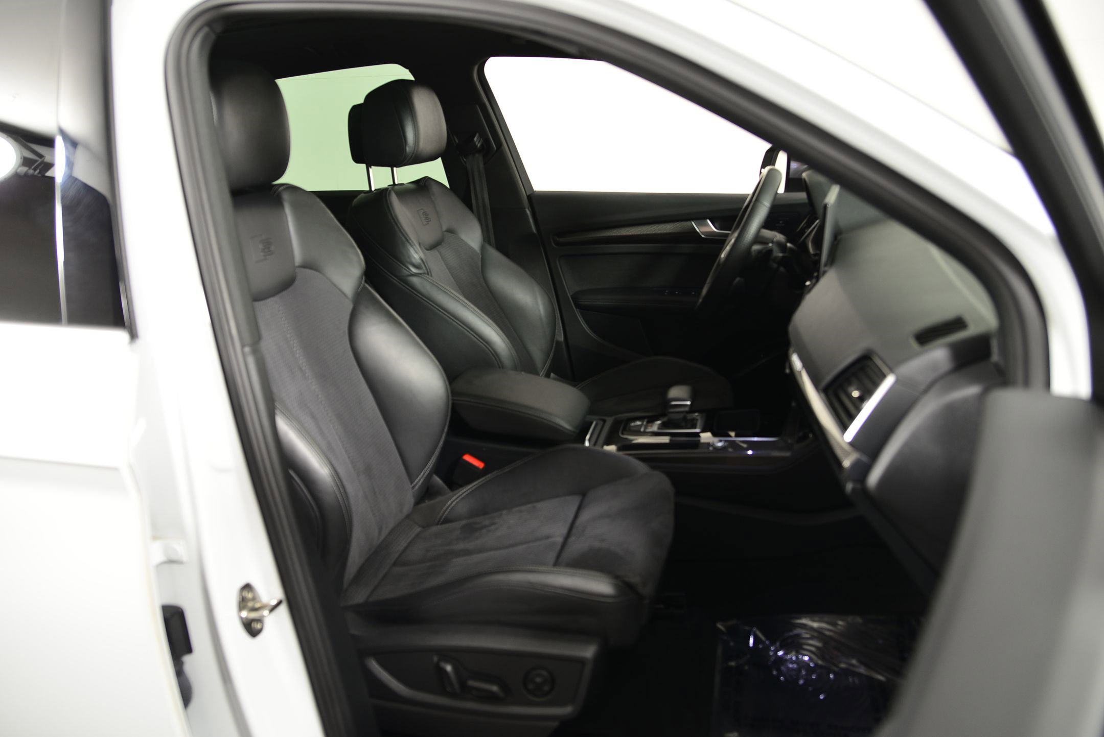 Used 2022 Audi SQ5 Premium Plus w/ Premium Plus Package image 21