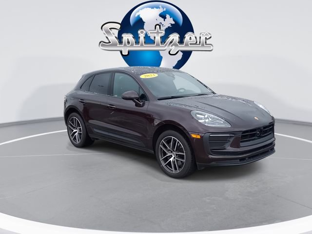 Used 2023 Porsche Macan Turbo image 2