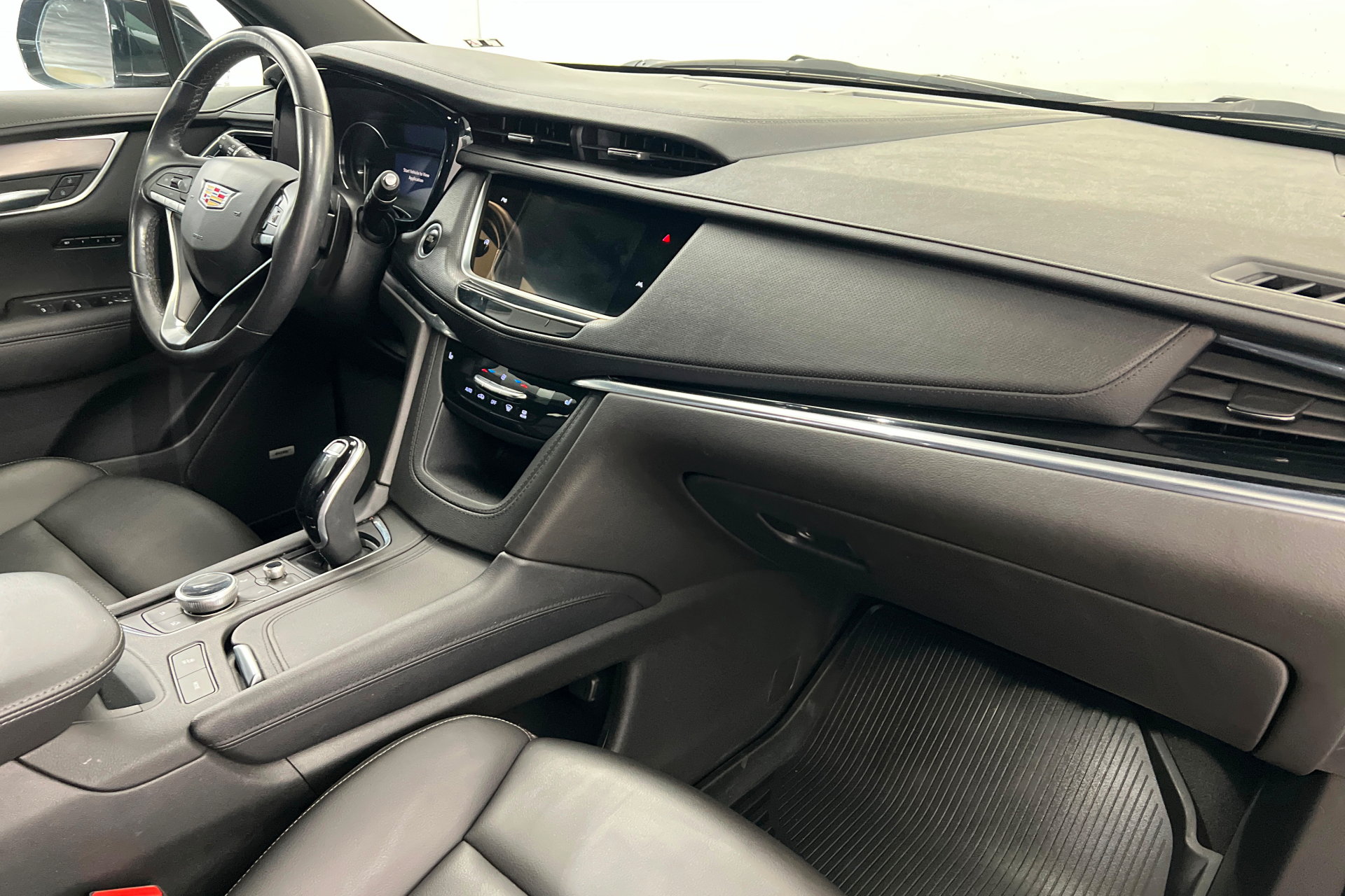 Used 2022 Cadillac XT6 Luxury FWD image 26