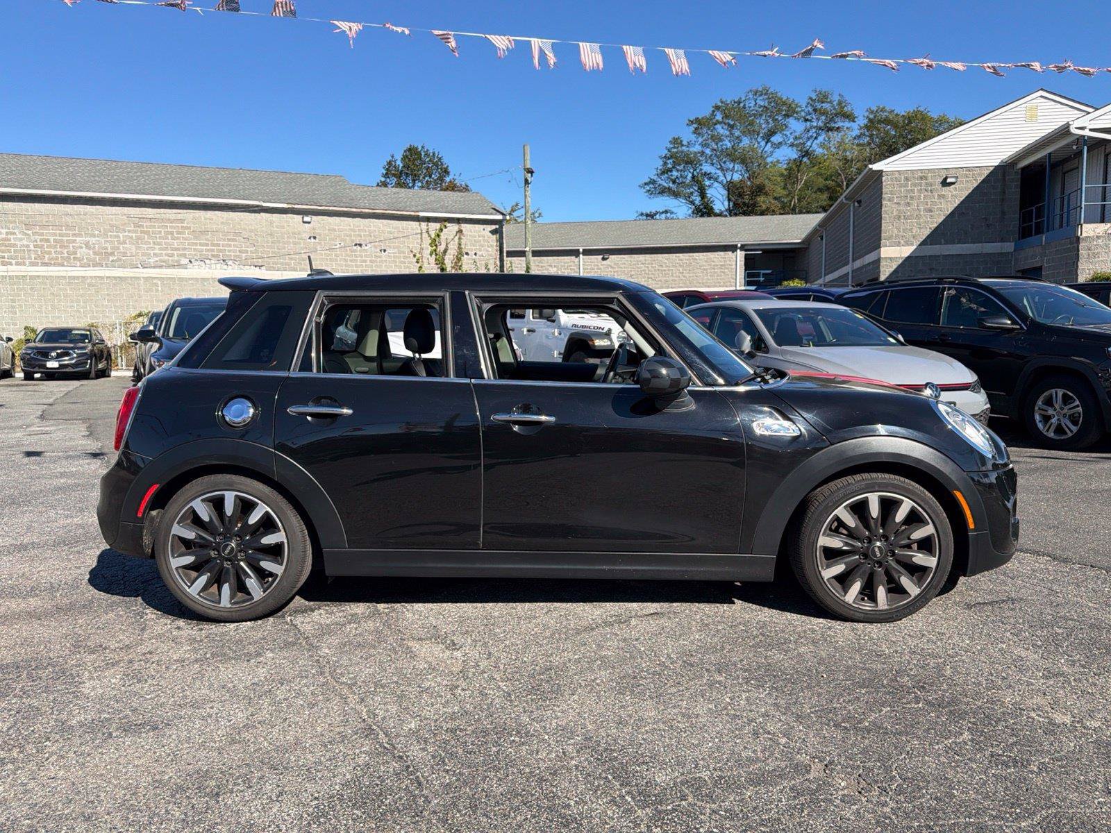 Used 2016 MINI Cooper S FWD image 11