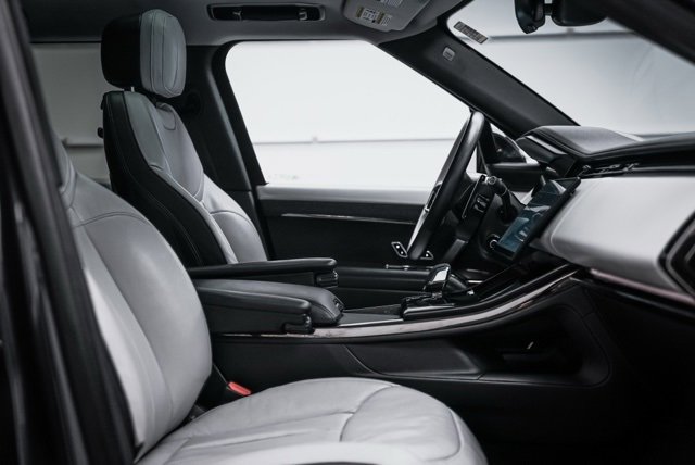 Used 2024 Land Rover Range Rover Sport Dynamic SE image 13