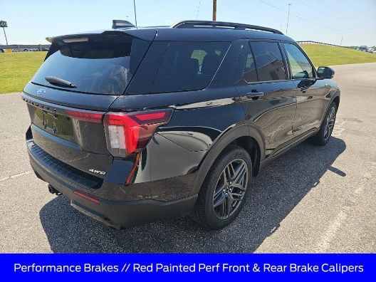 Used 2025 Ford Explorer ST-Line w/ ST-Line Street Pack AWD/4WD image 5