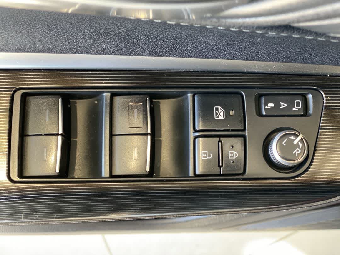 Used 2021 Toyota Venza Limited w/ Advanced Technology Package AWD/4WD image 16