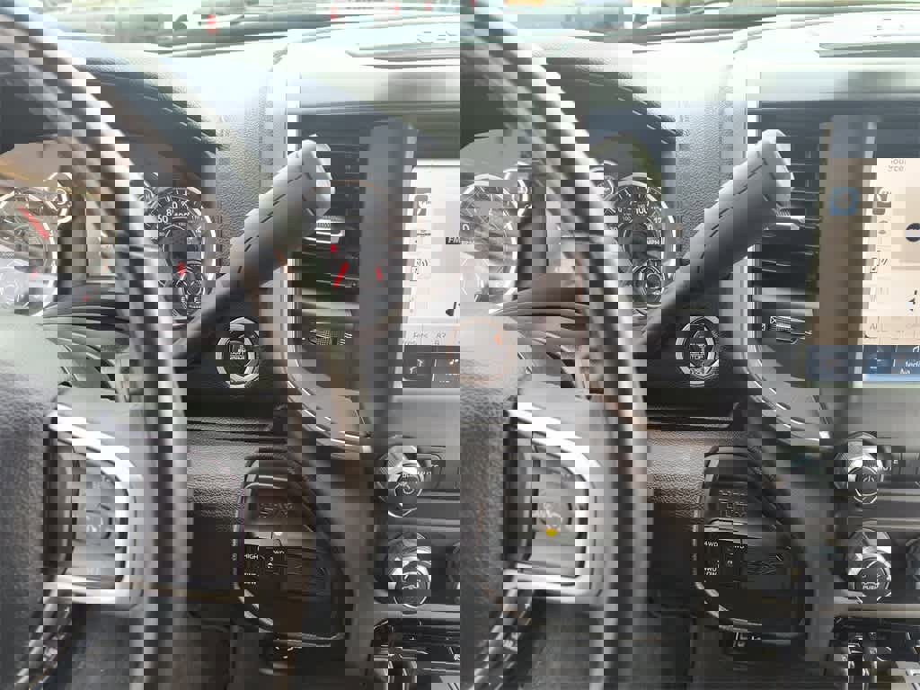Used 2024 RAM 2500 Big Horn image 19