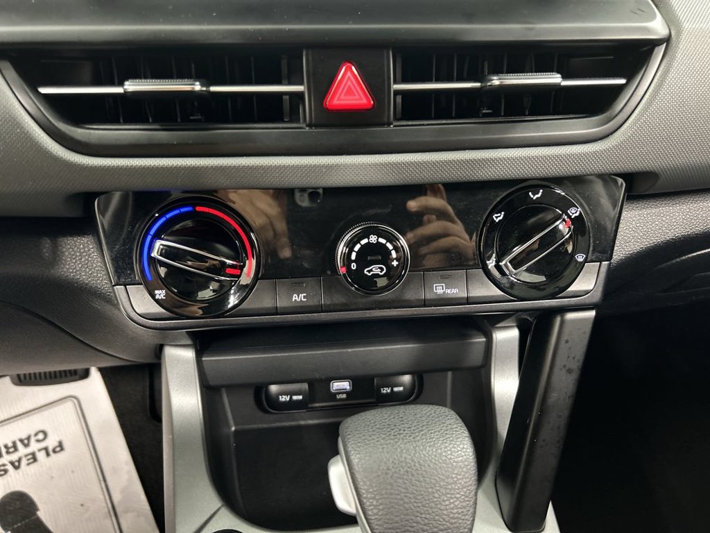 Used 2025 Kia Seltos LX AWD/4WD image 16