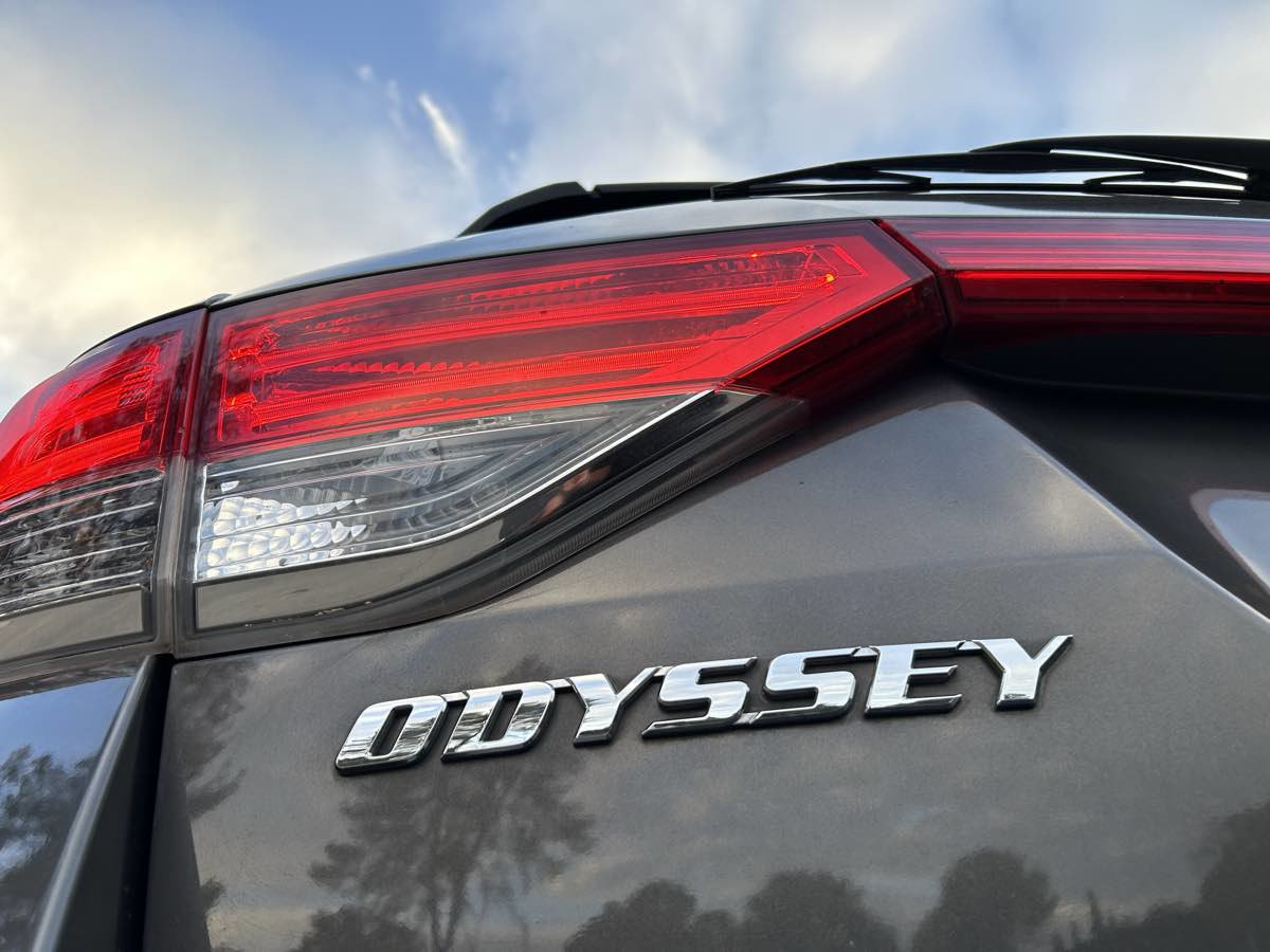 Used 2015 Honda Odyssey Touring image 12