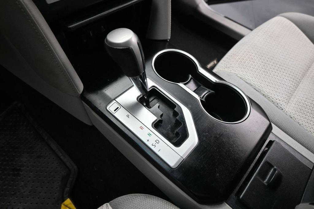 Used 2014 Toyota Camry LE FWD image 13