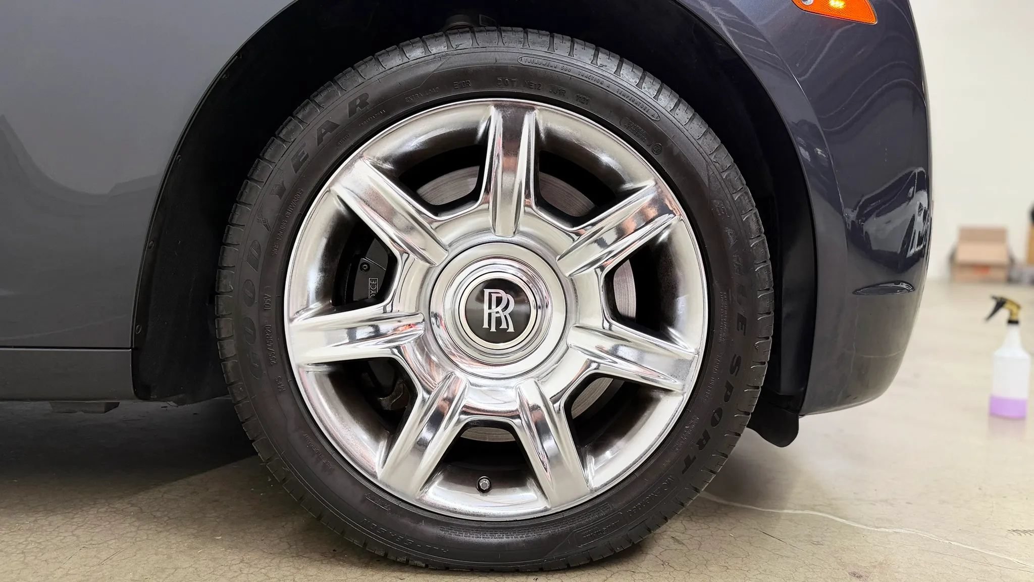 Used 2011 Rolls-Royce Ghost RWD image 12