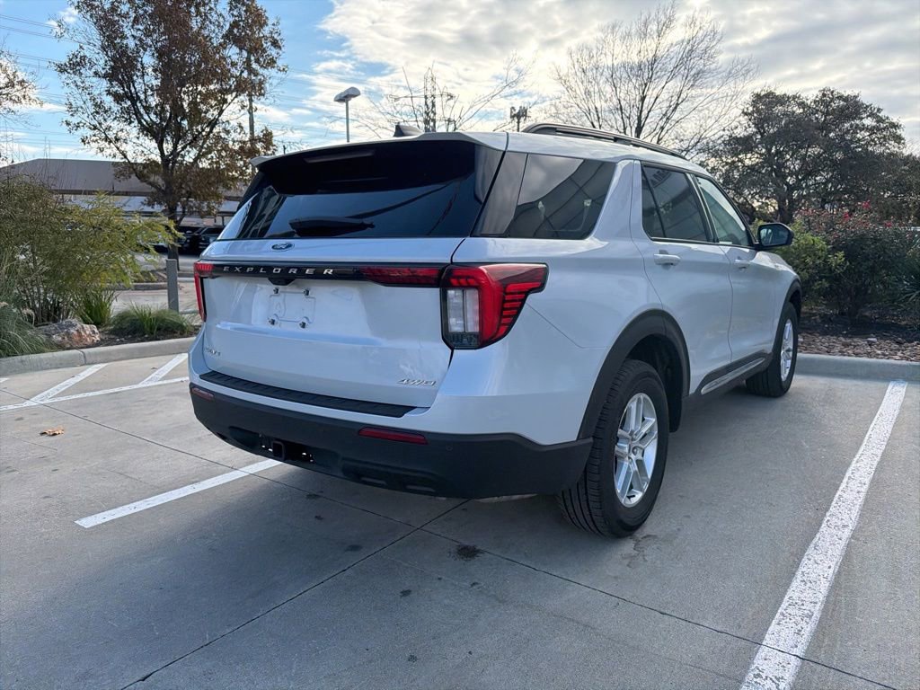 Used 2025 Ford Explorer Active image 6
