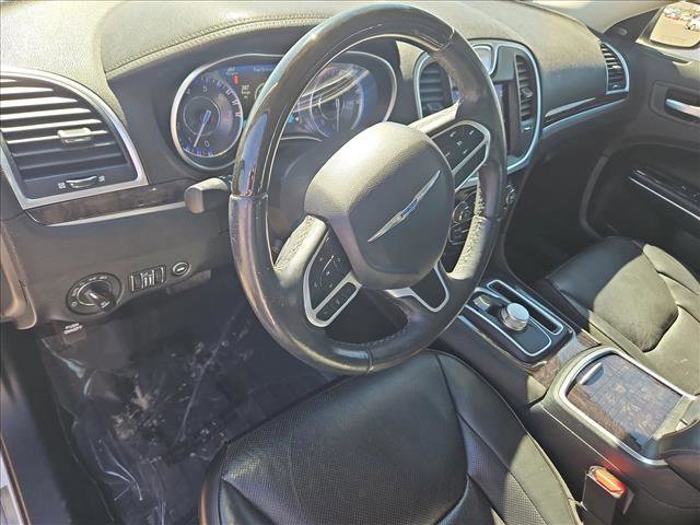 Used 2018 Chrysler 300 Limited image 10
